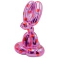 Sitting balloon dog