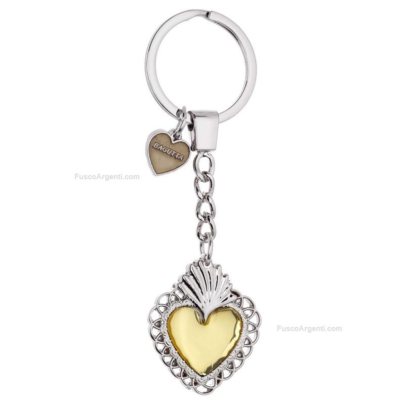  heart keychain fretwork decor