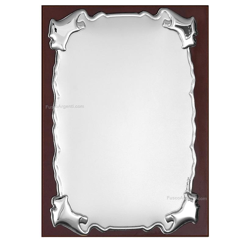 cado' shaped scroll plate