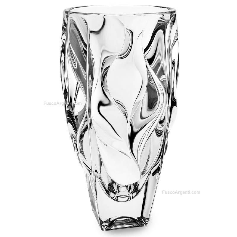 fade vase bamboo