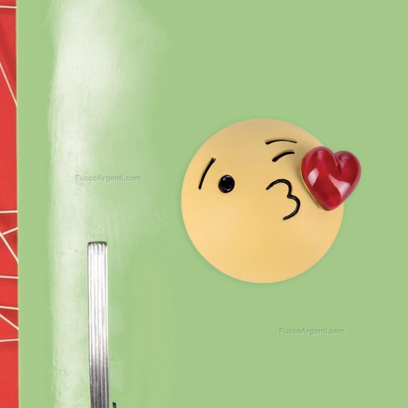moda argenti emoji magnet blowing kiss
