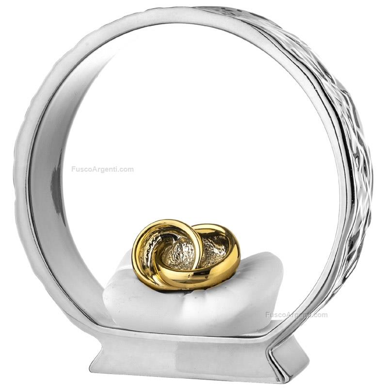 moda argenti wedding rings on silver base